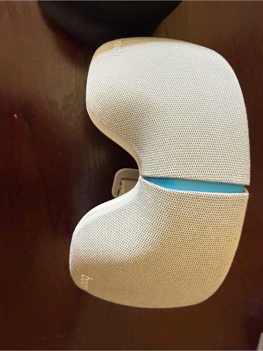Therabody Light Gray Heated Eye & Relaxation Mask - Picture 6 of 12